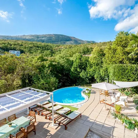 Sleeps 8 With Pool Air Con And Wifi * Zagorje