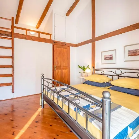 Sleeps 8 With Pool Air Con And Wifi Vila Zagorje
