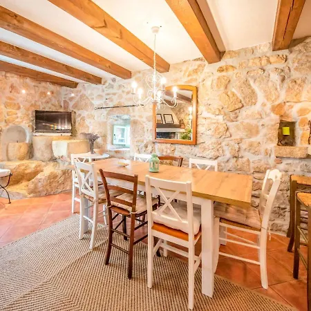 Sleeps 8 With Pool Air Con And Wifi * Zagorje