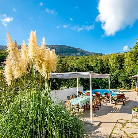 Sleeps 8 With Pool Air Con And Wifi * Zagorje