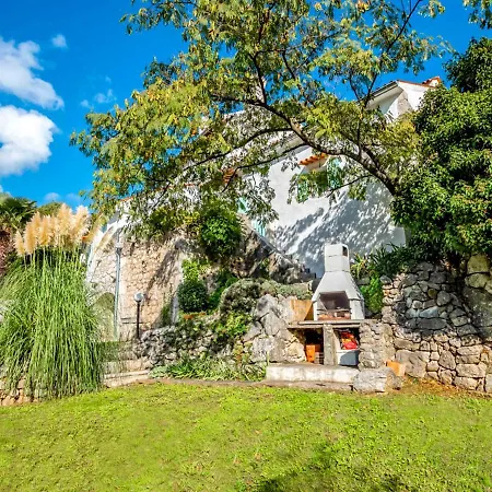 Sleeps 8 With Pool Air Con And Wifi